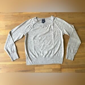 GAP Women's Light Gray Crew Neck Sweater